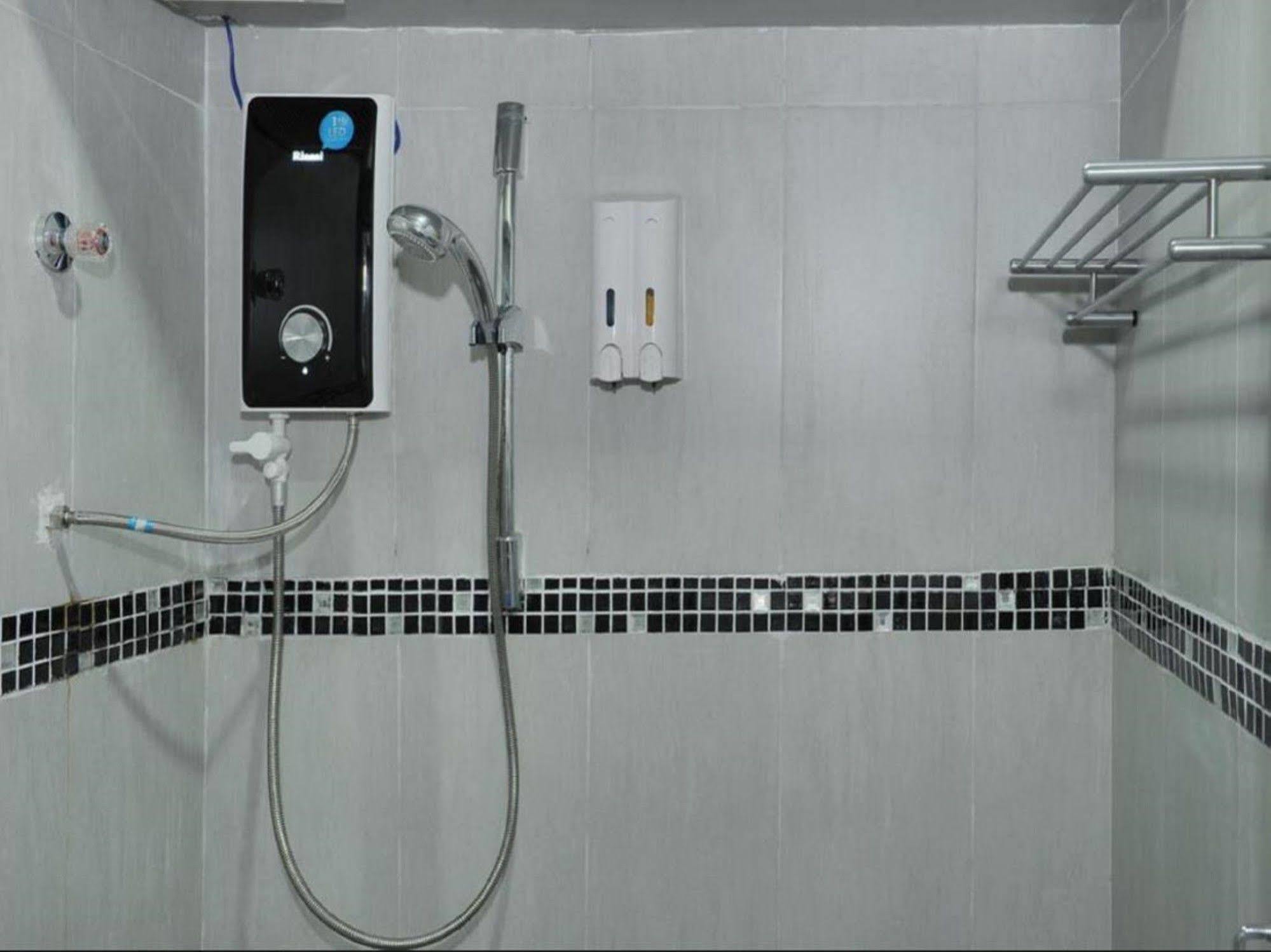 Space Boutique Hostel Γιανγκόν Εξωτερικό φωτογραφία